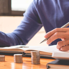 CD Rates vs. Savings Accounts: Which Is Right for You?